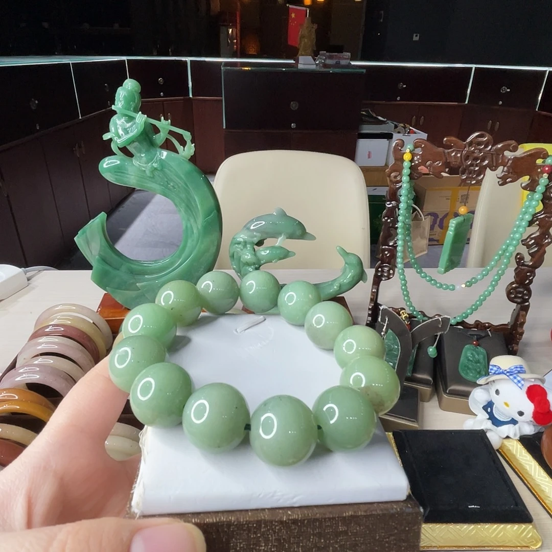 密玉（石英质玉）未镶嵌颈饰