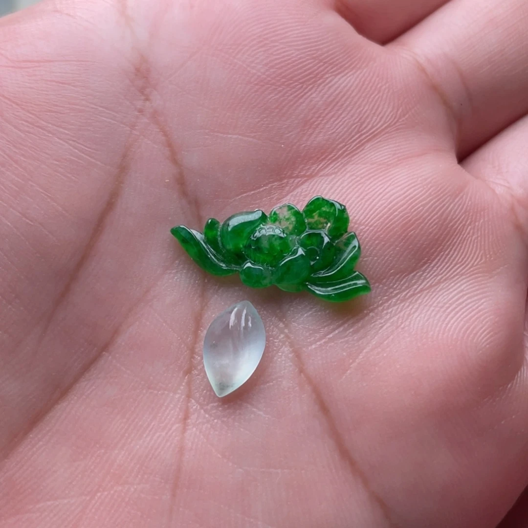 未镶嵌定制翡翠莲花配水滴
