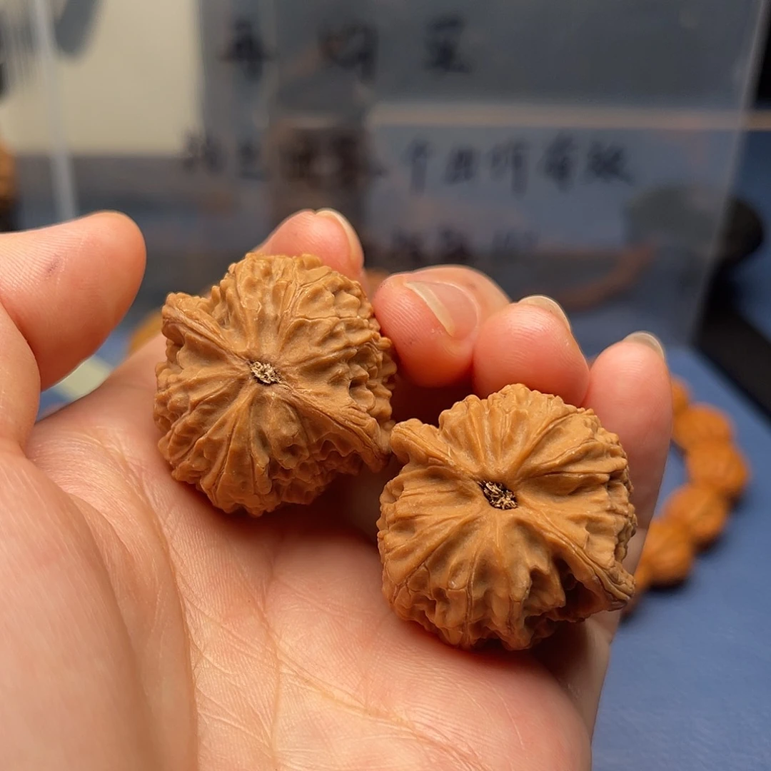 辰***然文玩核桃吊坠核桃