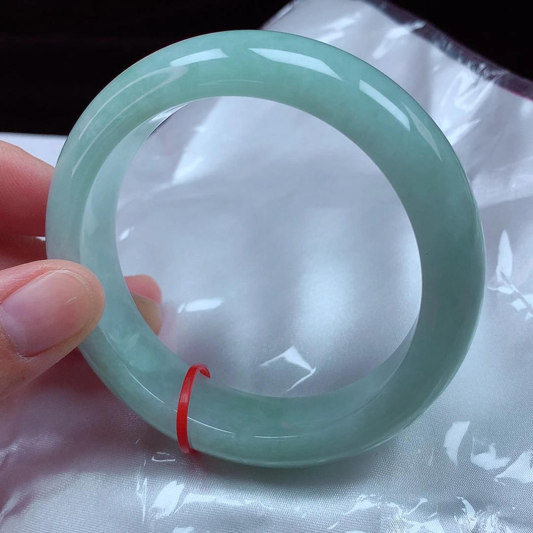 翡翠手镯未镶嵌58圈