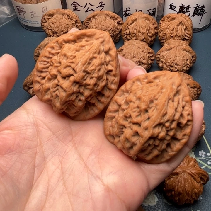 文玩核桃吊坠42金公子