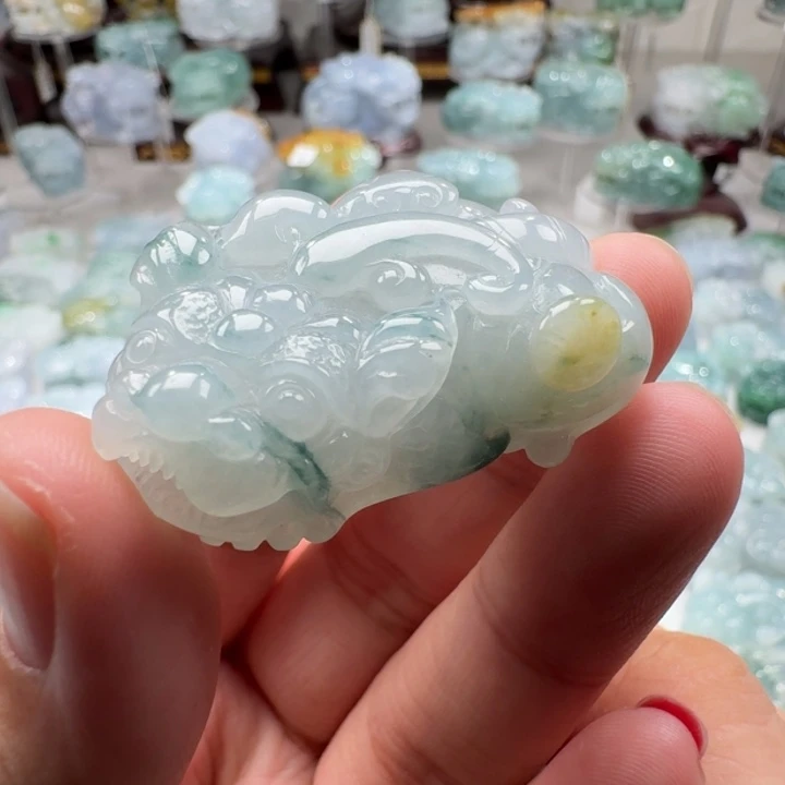 翡翠挂件未镶嵌貔貅