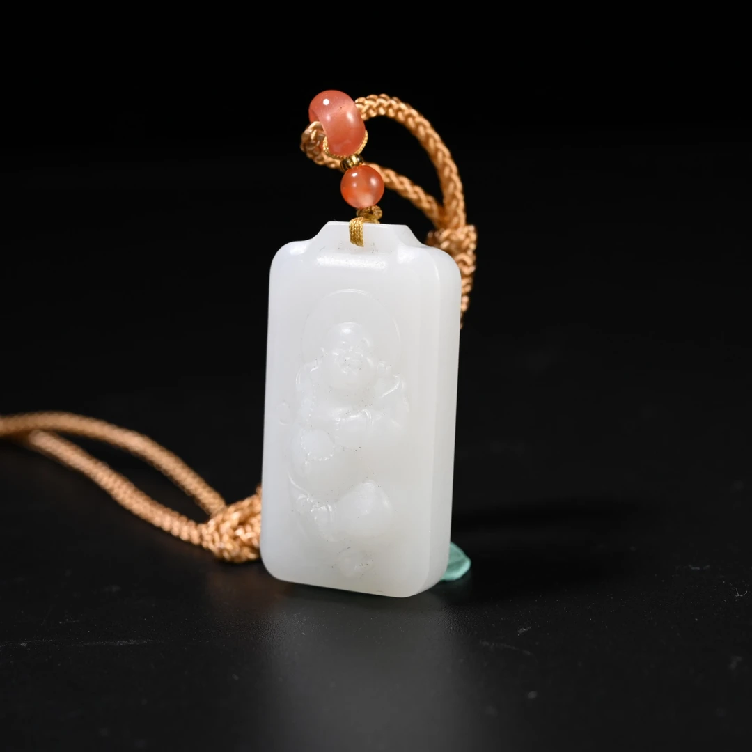 LOT8801 2510270193和田玉弥勒佛挂件/保利