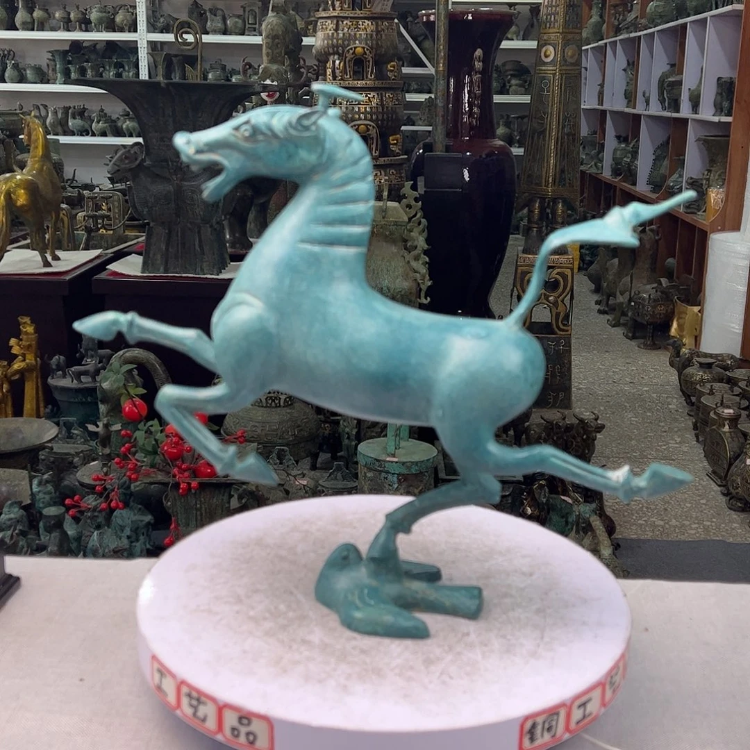 铜马踏飞燕桌面摆件