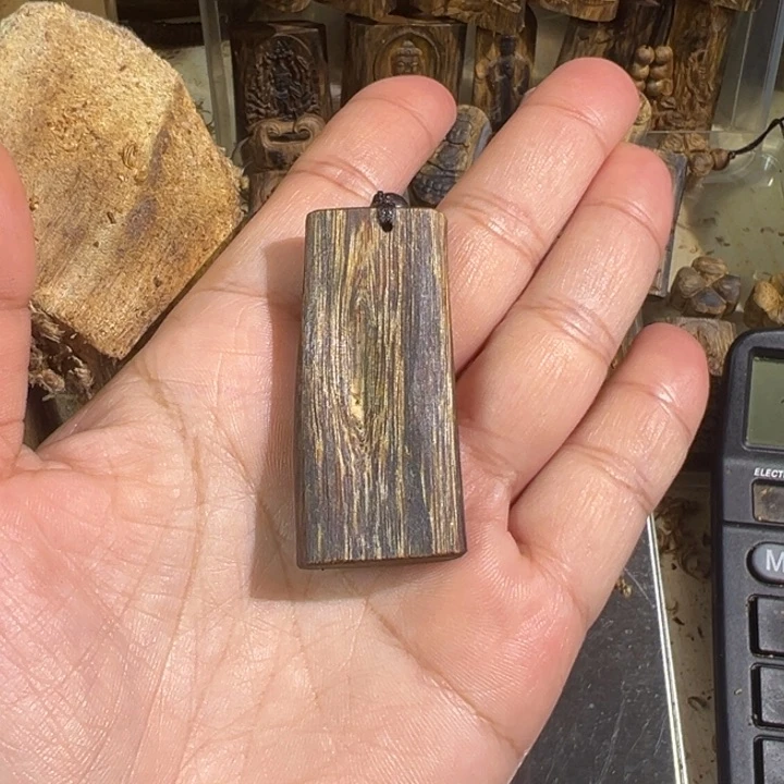 沉香吊坠紫棋楠沉香吊坠4.4克