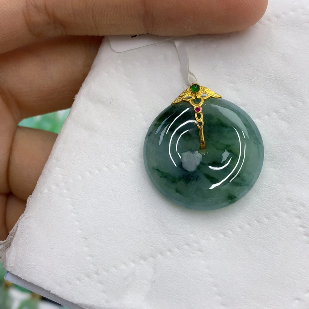 翡翠18K金镶嵌颈饰