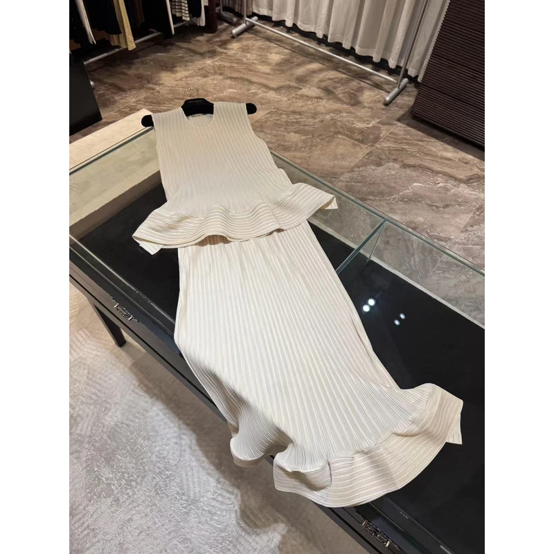 WW2025新款女士气质时尚休闲显瘦修身连衣裙W201121