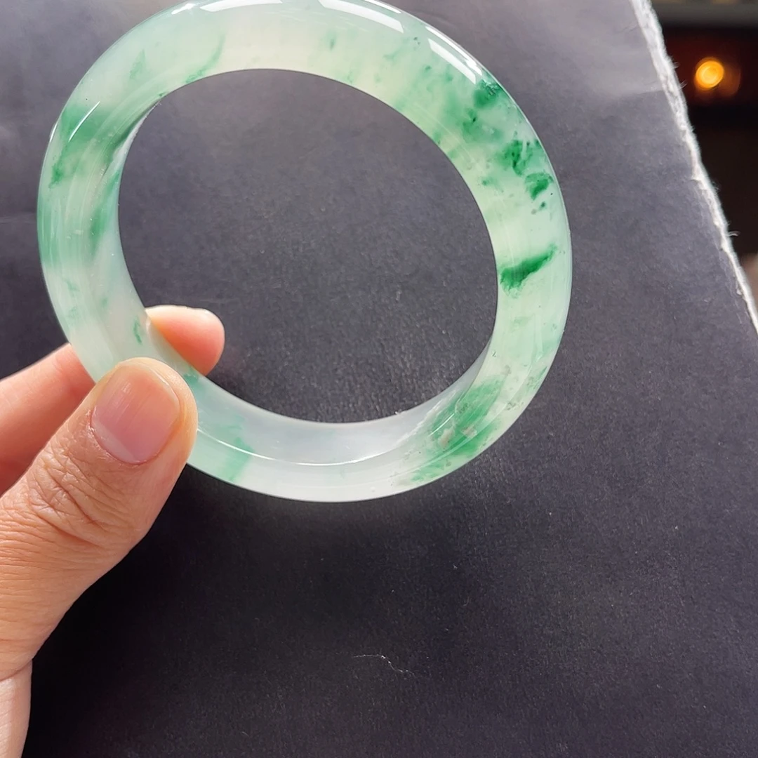 石英质玉未镶嵌手镯