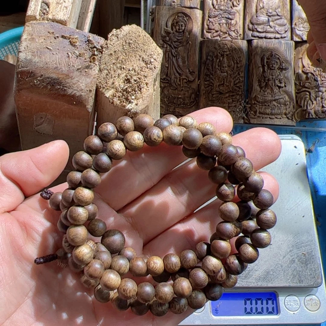 沉香手串白棋07多圈圆珠18克+