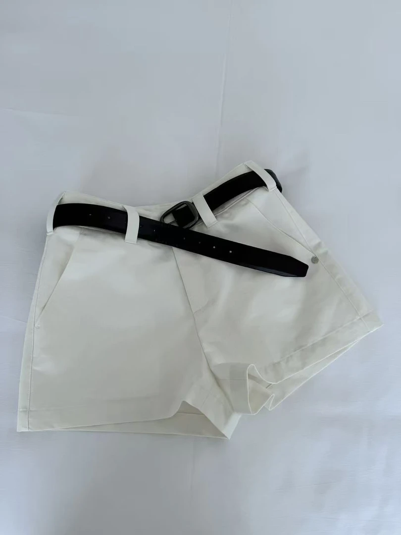 ODUOER【实体同款】配腰带高端高腰白色阔腿短裤女一条贵的短裤