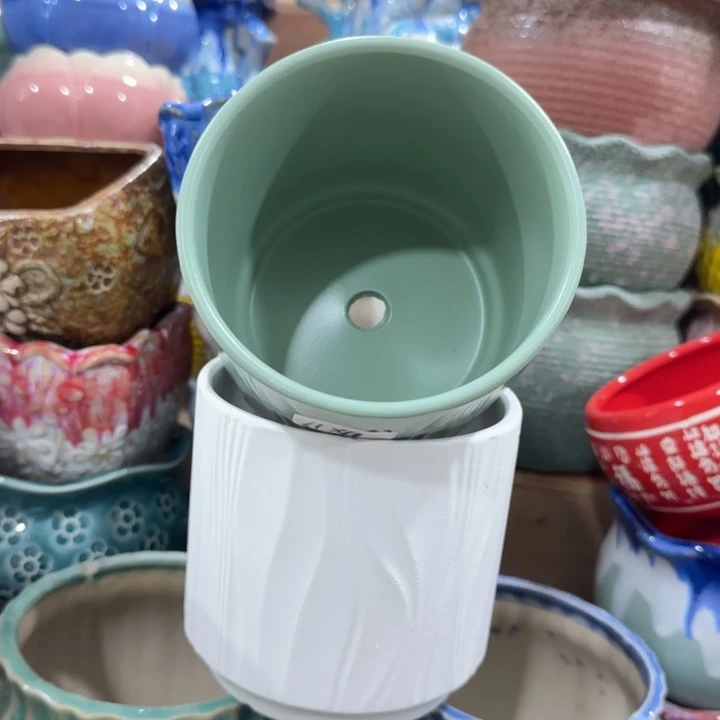 凑9块包邮，有孔，陶瓷花盆