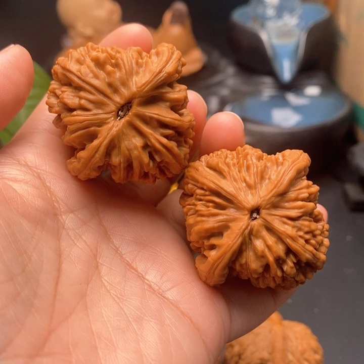 把件文玩核桃虎头王41尺