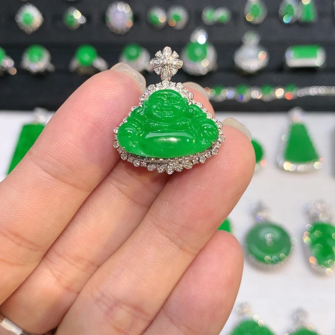 翡翠18K金镶嵌颈饰