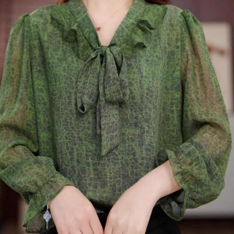 气质女装V领系带套头薄款衬衣G春款洋气减龄遮肉百搭长袖小衫