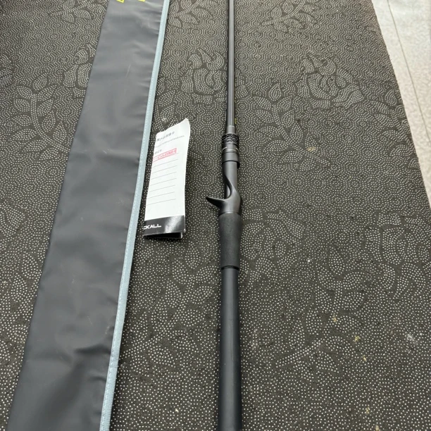 97#枪柄独节路亚竿，老负电压c68mh极微使用无磕碰卡袋齐全