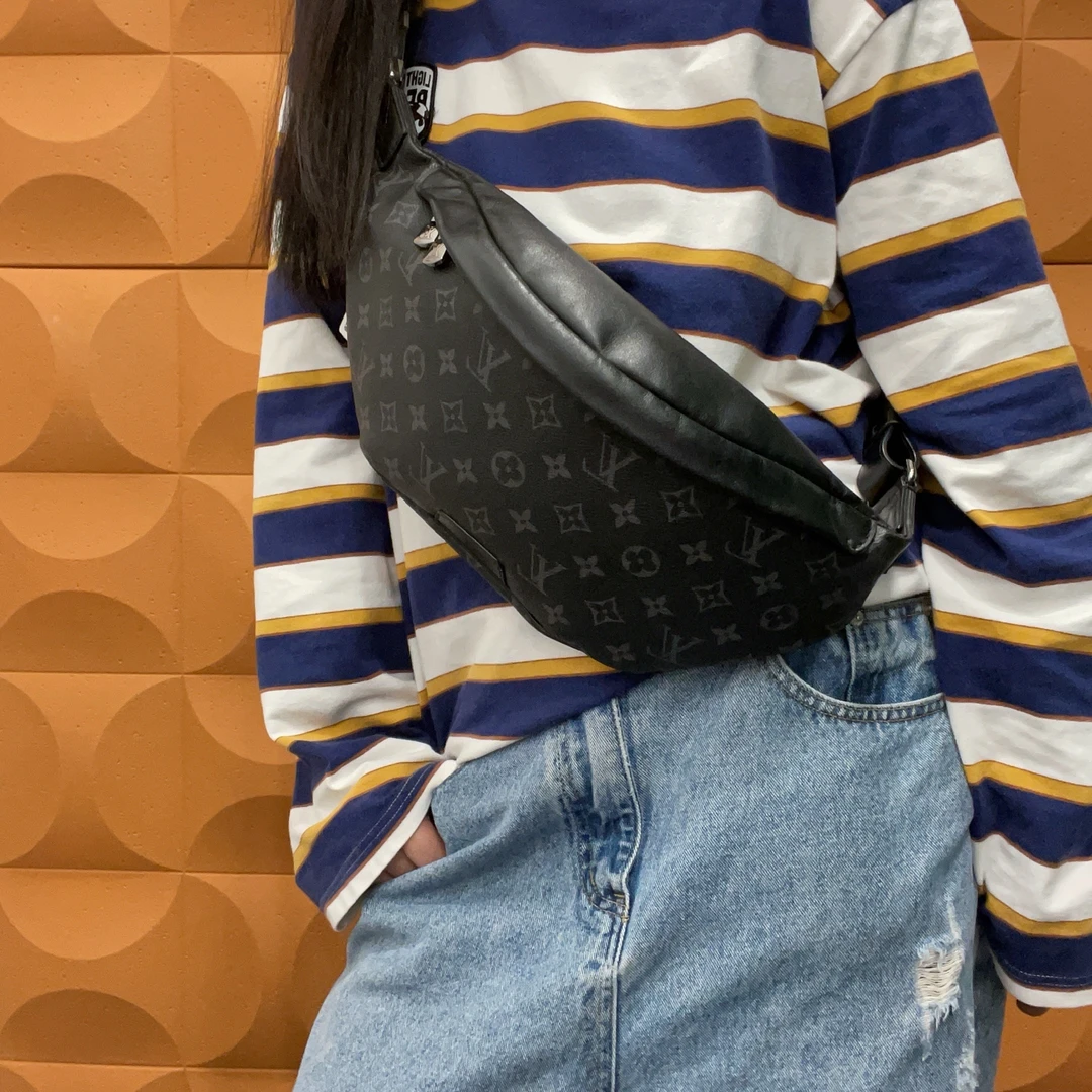 95新 LouisVuitton/路易威登 【KK】 82 1064 黑色满印胸包腰包