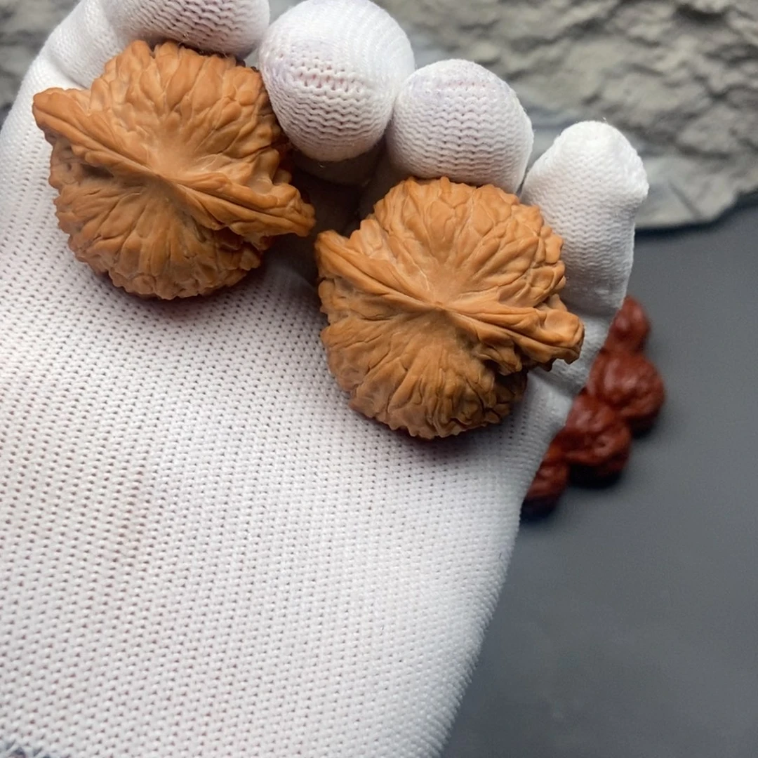 吊坠文玩核桃40乾隆磨盘，尖有伤，不退换