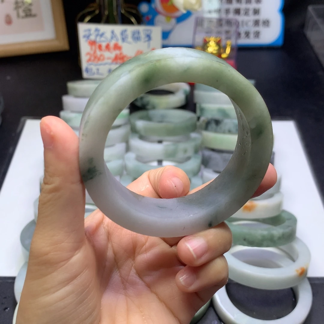 -***●定制翡翠手镯未镶嵌