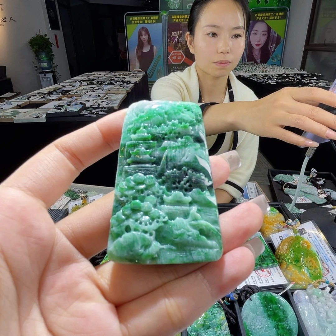 颈饰未镶嵌翡翠一