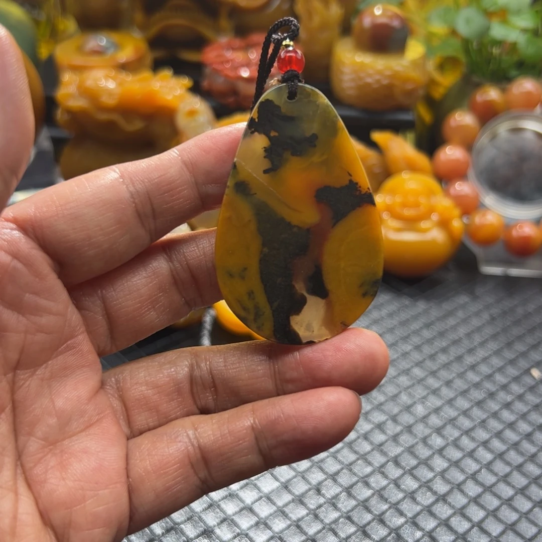 石英质玉未镶嵌颈饰