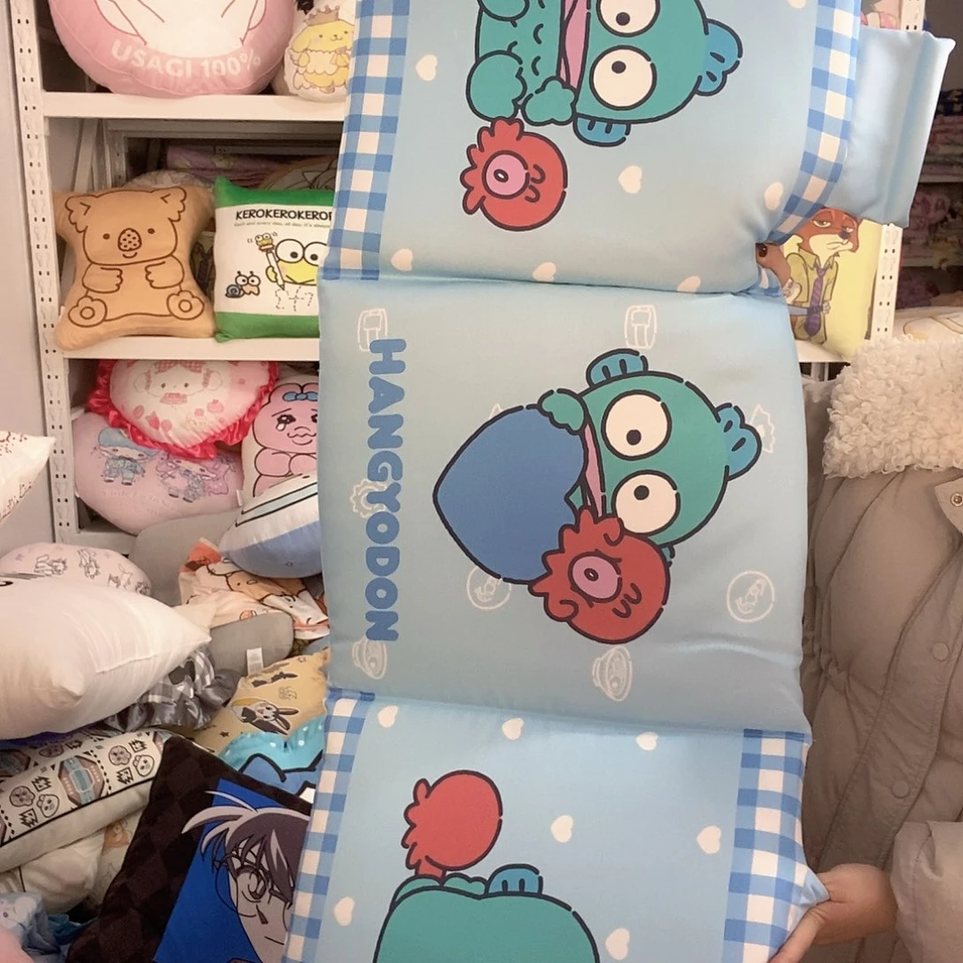 汽车后排垫子一个。