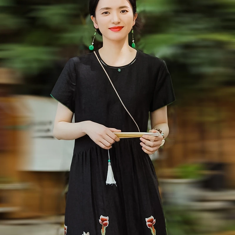 复古日记“马蹄莲”100桑蚕丝黑龟香云纱定位绣花连衣裙25FL591