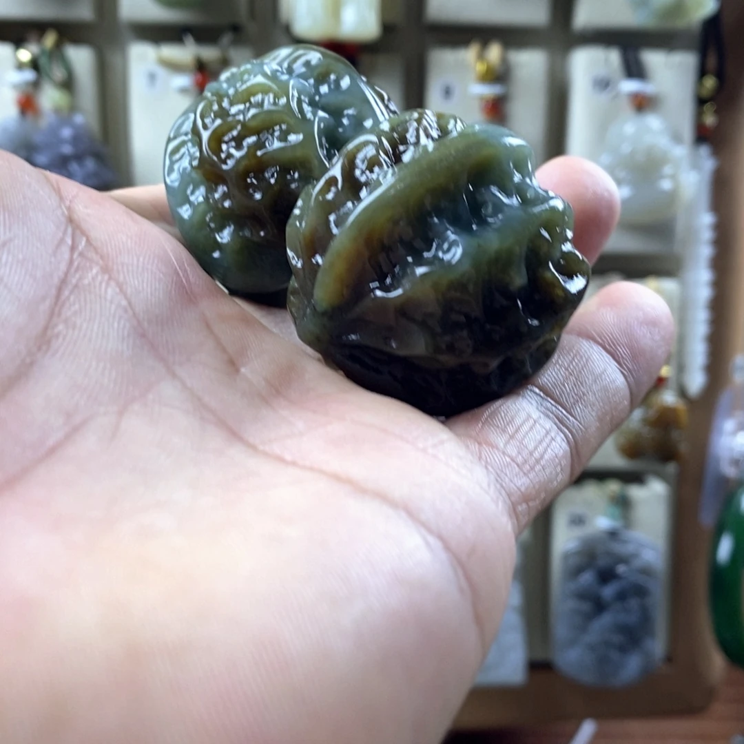*****颈饰未镶嵌和田玉