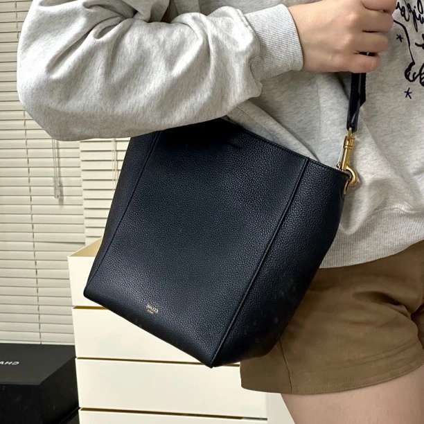 95新 Celine/思琳 黑荔枝牛sangle水桶单肩斜挎包