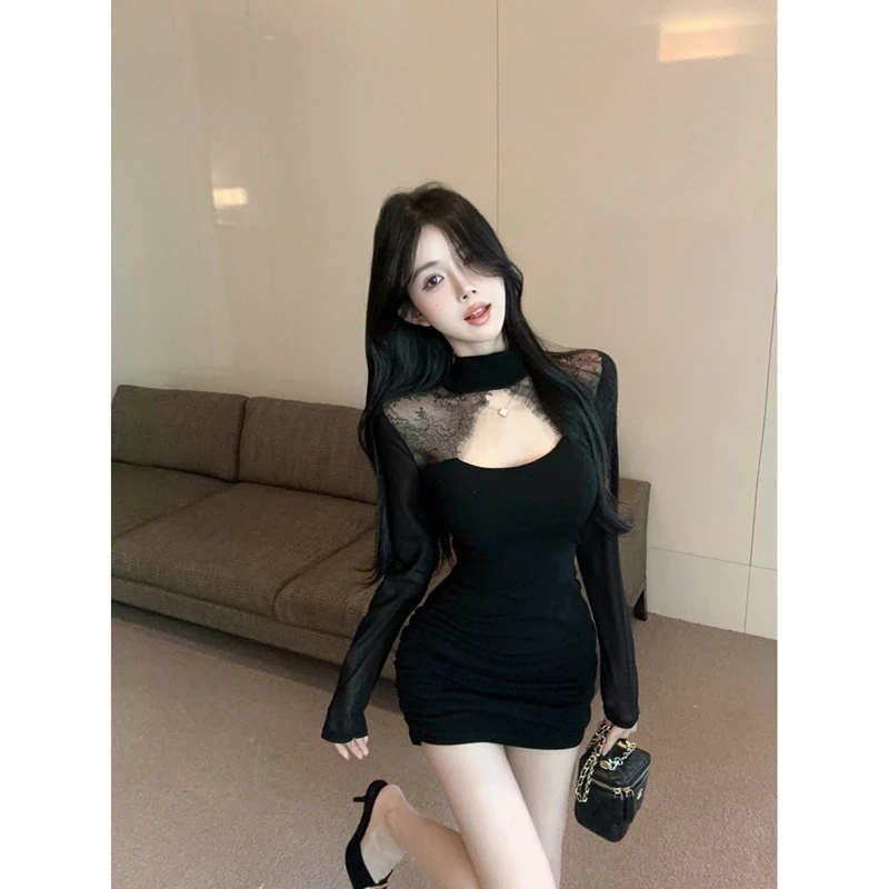 设计高级感蕾丝拼接镂空长袖连衣裙女纯欲风辣妹修身显瘦包臀短裙