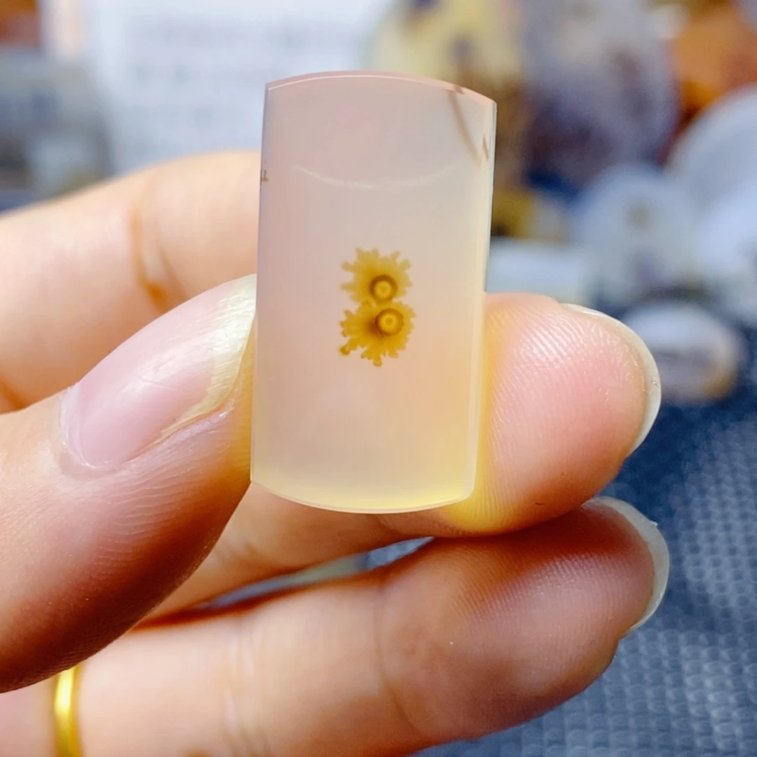 玛瑙/玉髓未镶嵌珠宝奇石