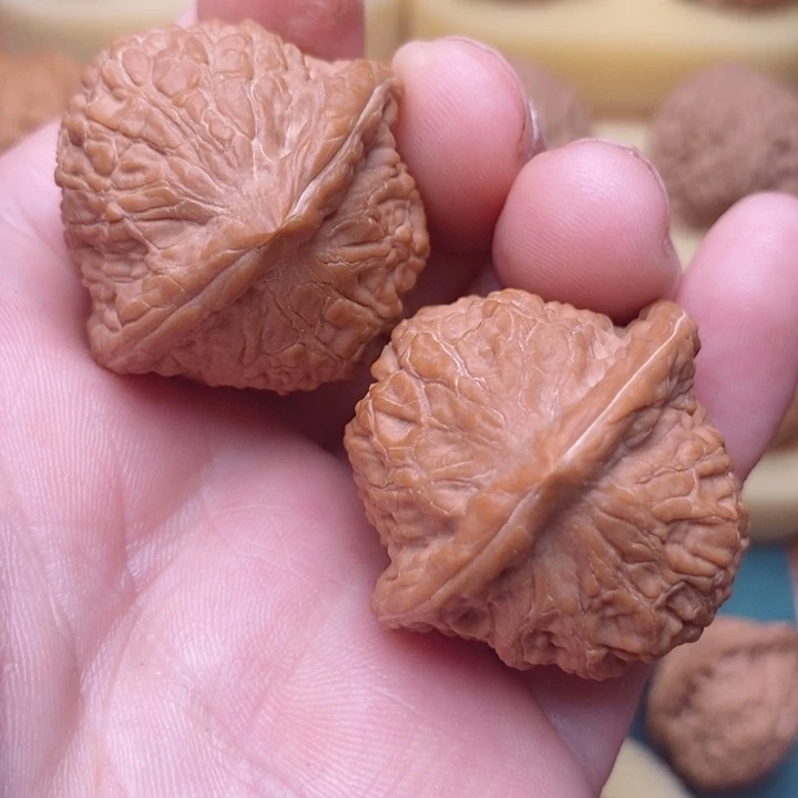 把件文玩核桃37全品蛇王一抹红