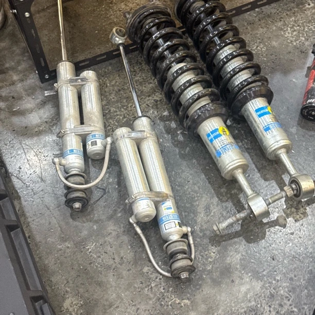 坦途适用减震器搭配前弹簧套装