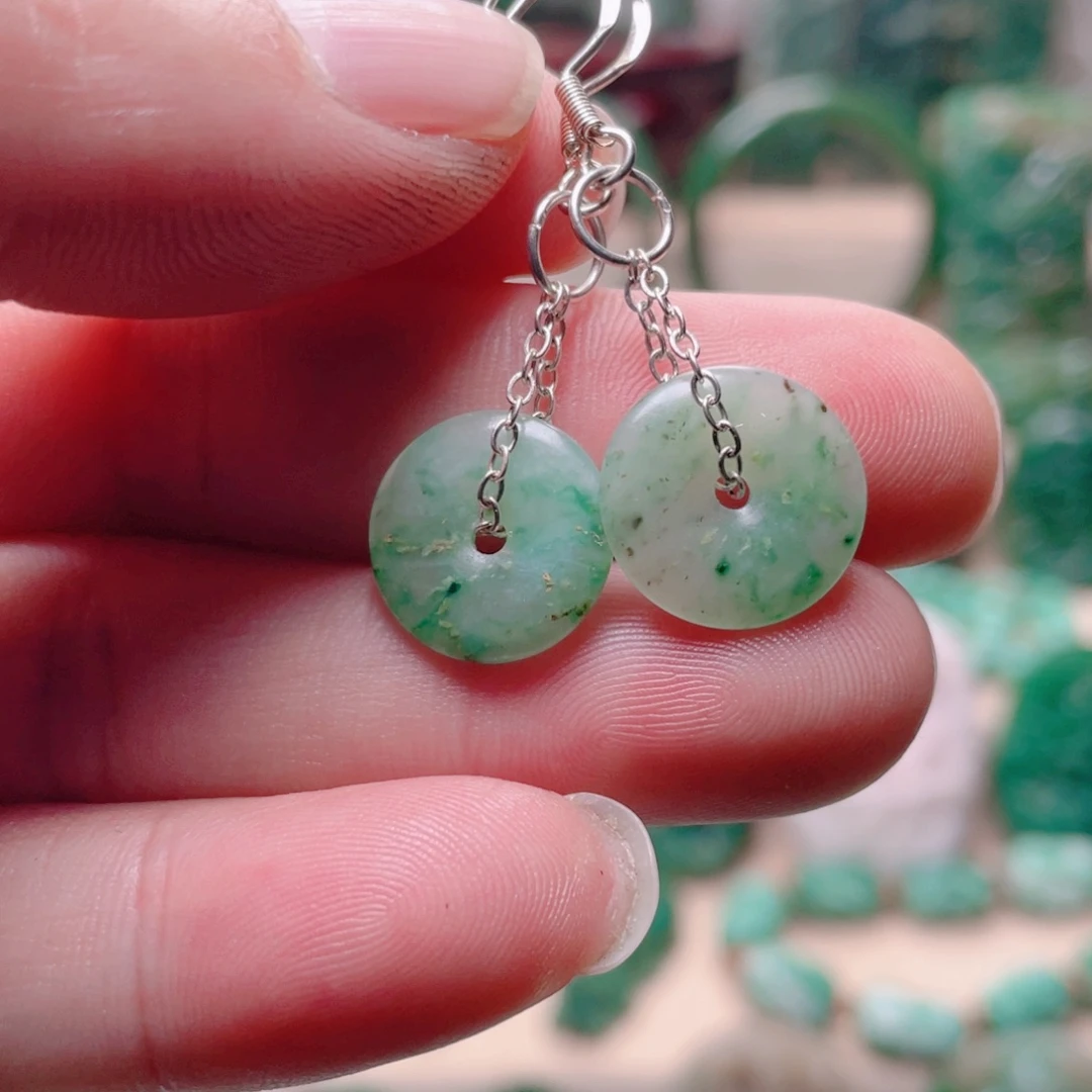 独山玉未镶嵌颈饰