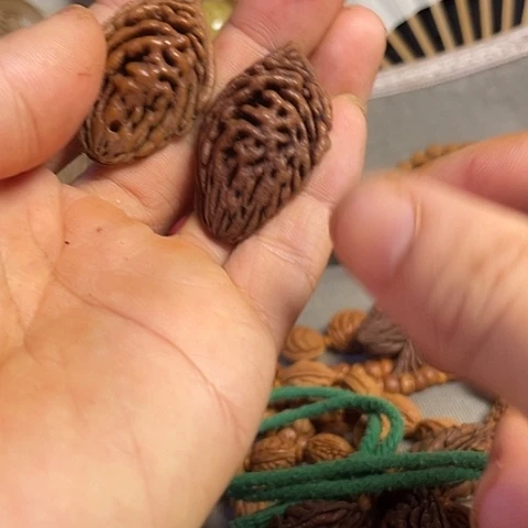 阳***子碧桃核肌肉大尺寸吊坠