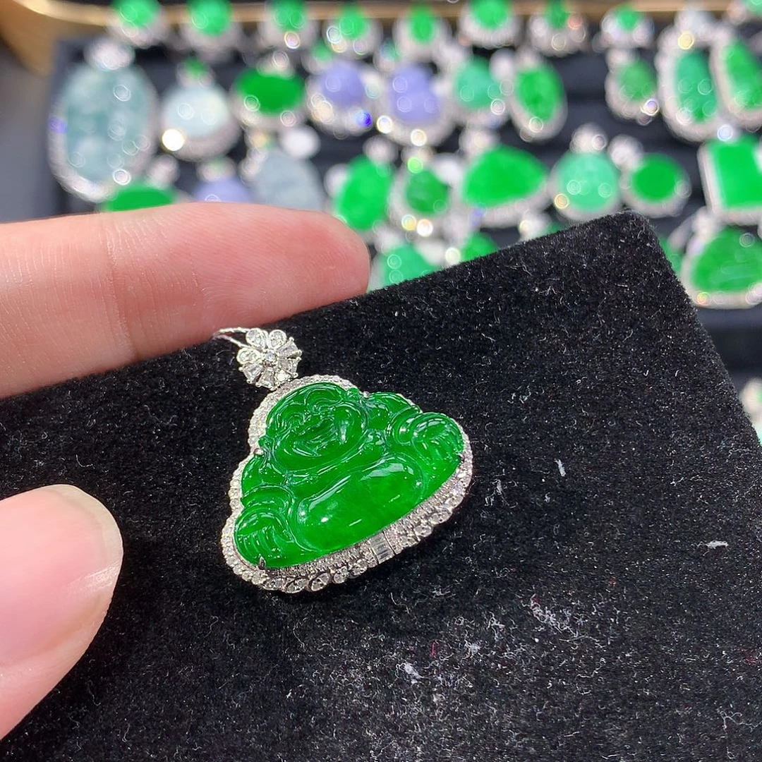 翡翠18K金镶嵌颈饰