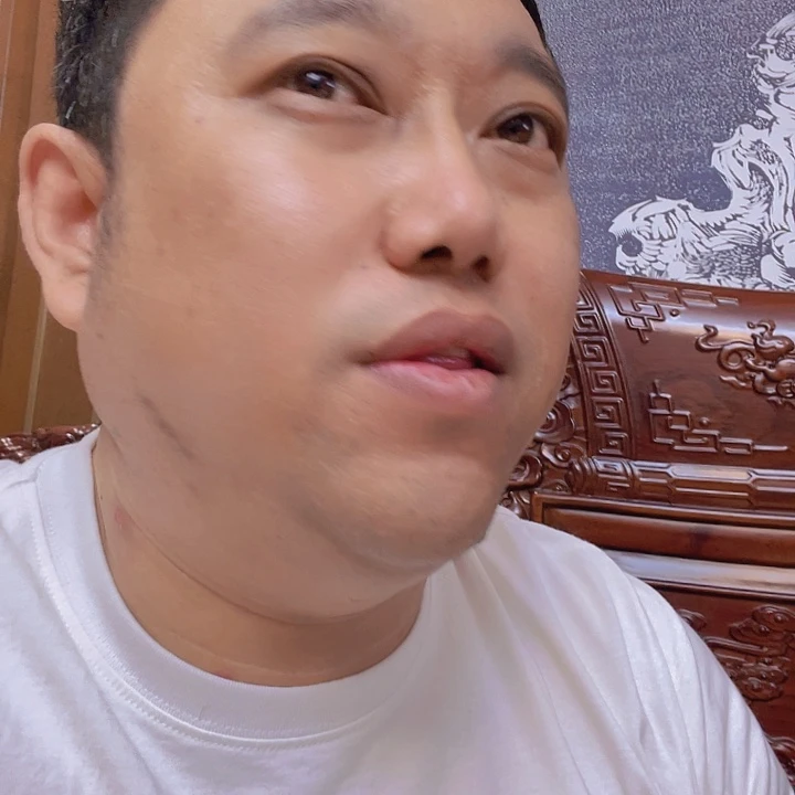 国画宋庄的一个小镇上