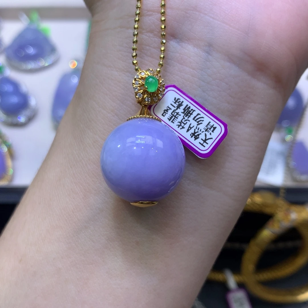 翡翠18K金镶嵌颈饰