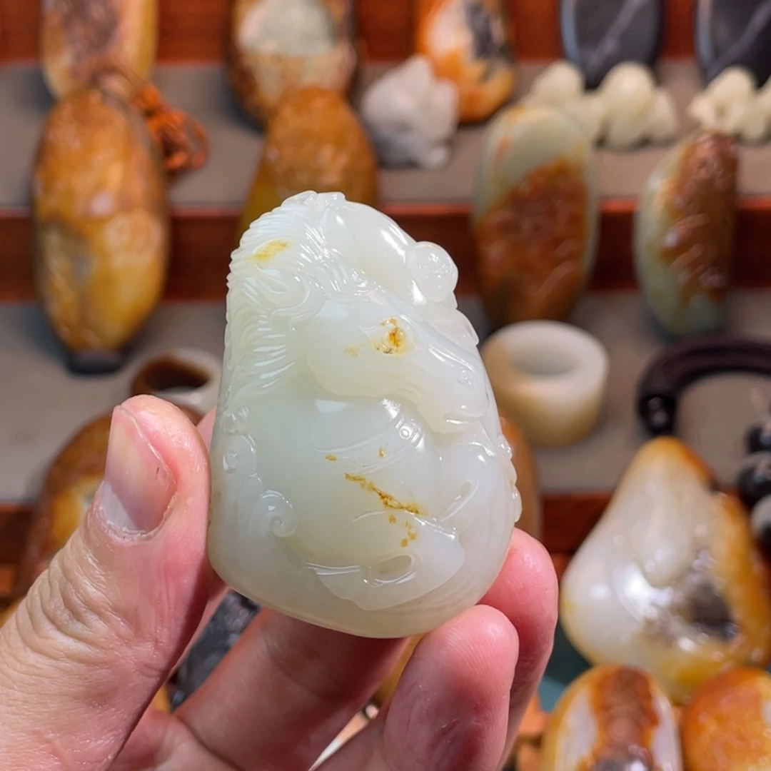 和田玉未镶嵌颈饰