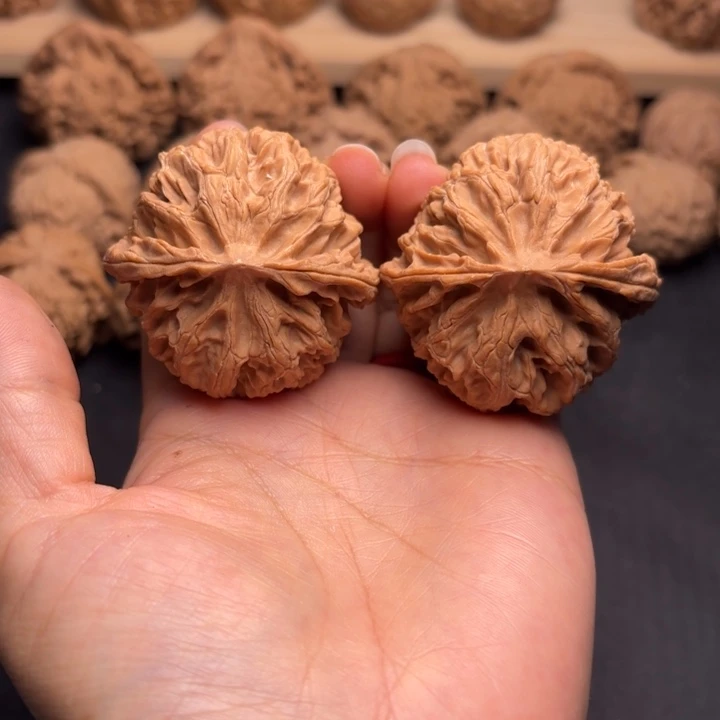 文玩核桃把件45苹果克重47.3