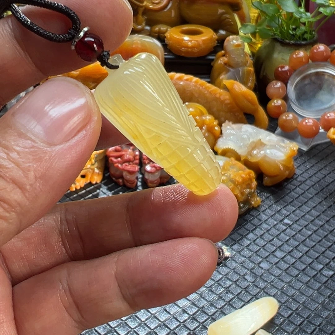 石英质玉未镶嵌颈饰