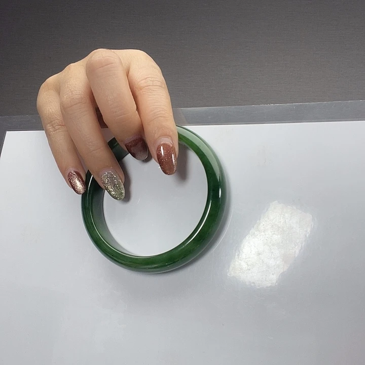 红***️和田玉未镶嵌手镯