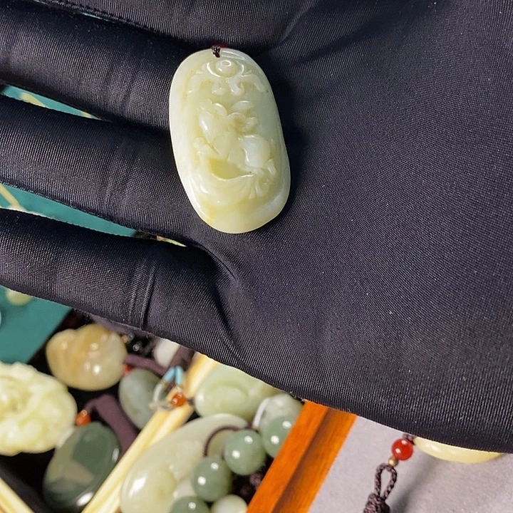 吊坠(赠链)未镶嵌和田玉33