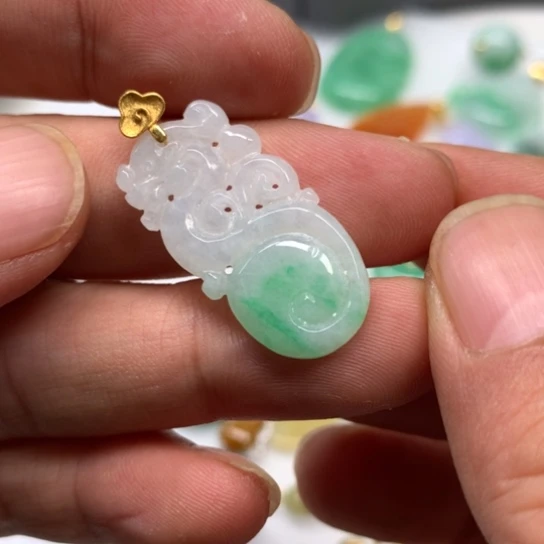 翡翠颈饰未镶嵌翡翠