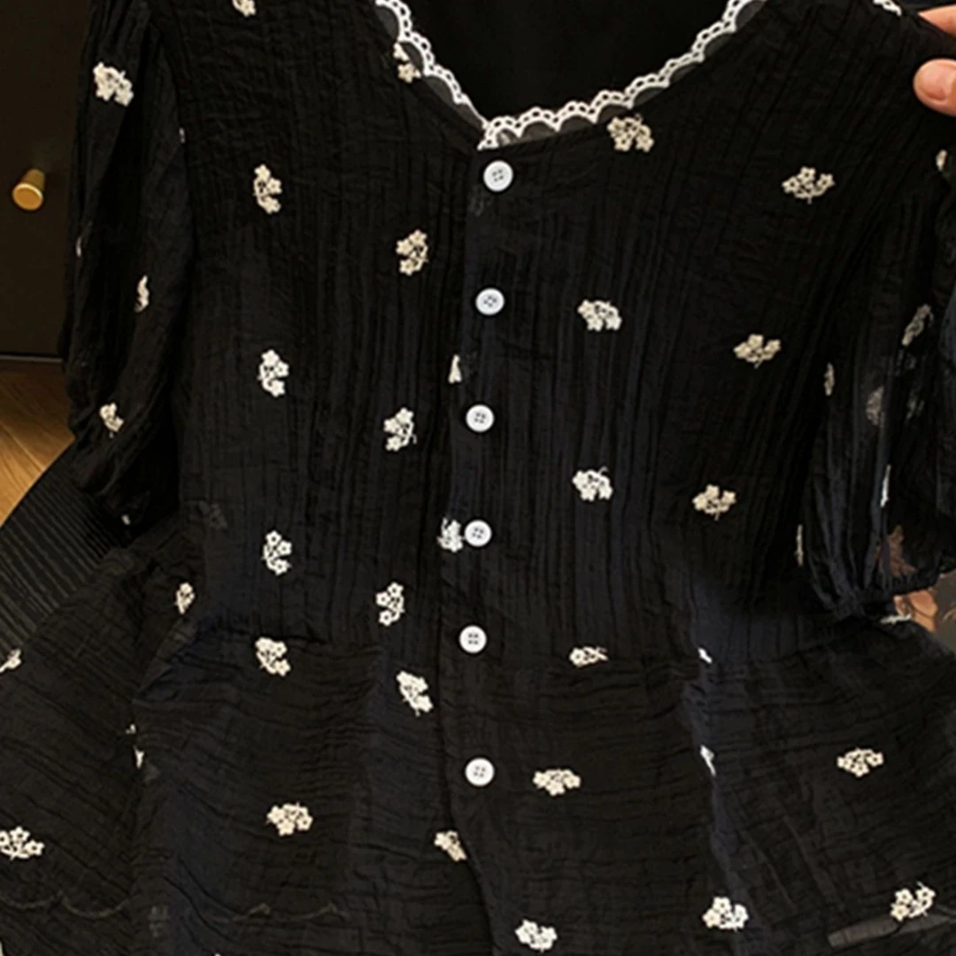 南油高端折扣 轻奢女装洋气质蕾丝拼接短袖衬衫夏季绣花薄上衣