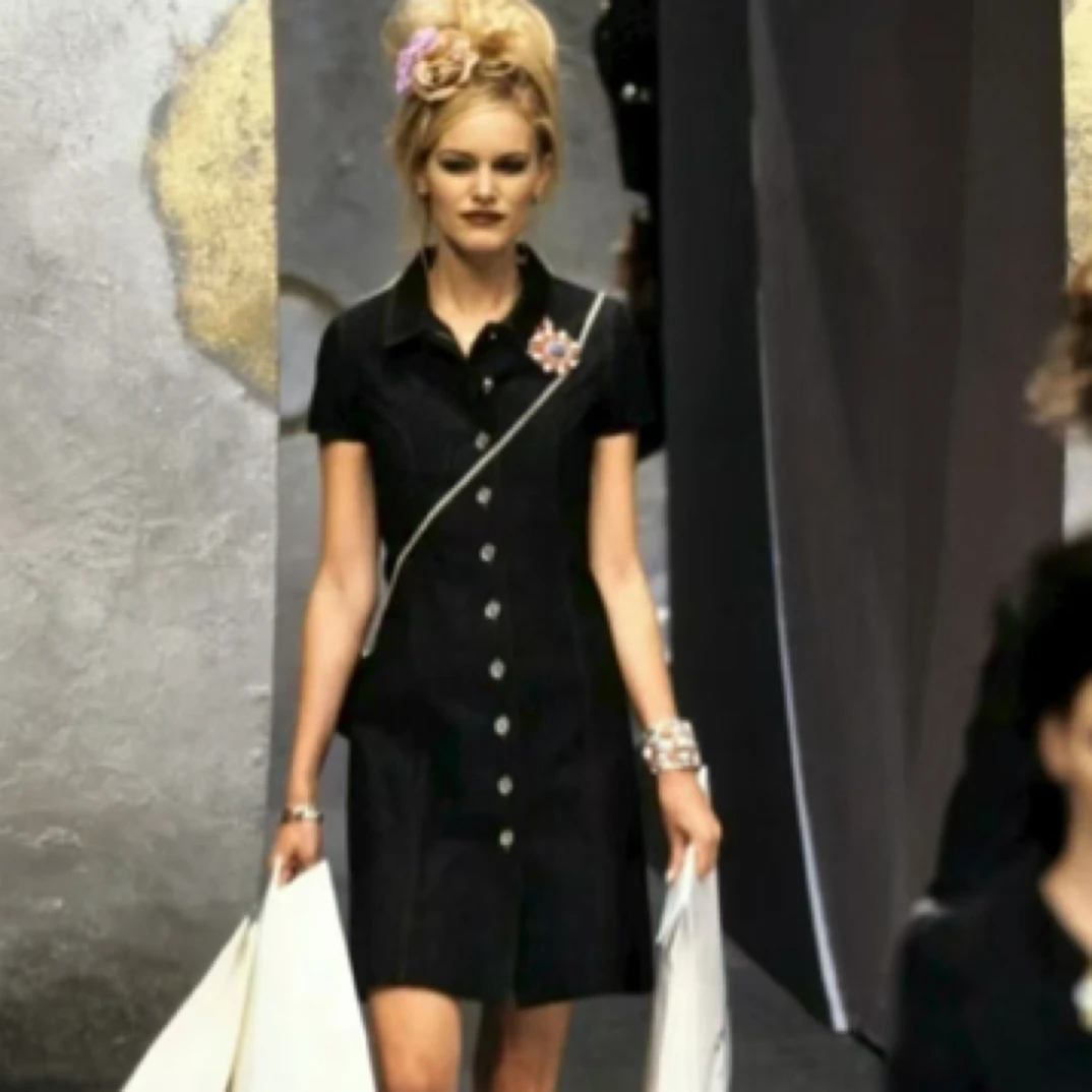 99新 Chanel/香奈儿 HZ13 Chanel 牛仔裙 99新 36码 肩宽36