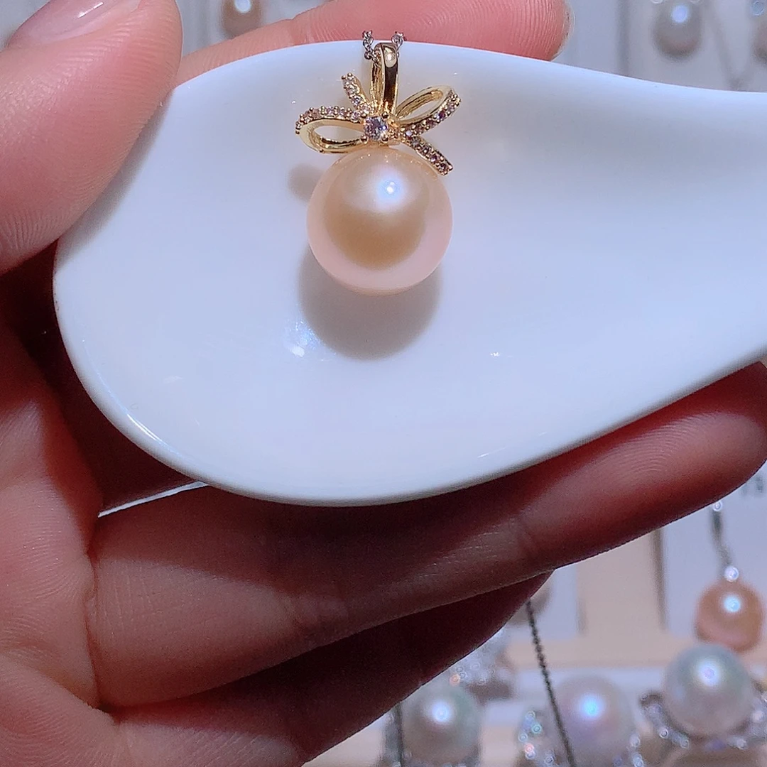 淡水珍珠吊坠(赠链)未镶嵌13.8mm