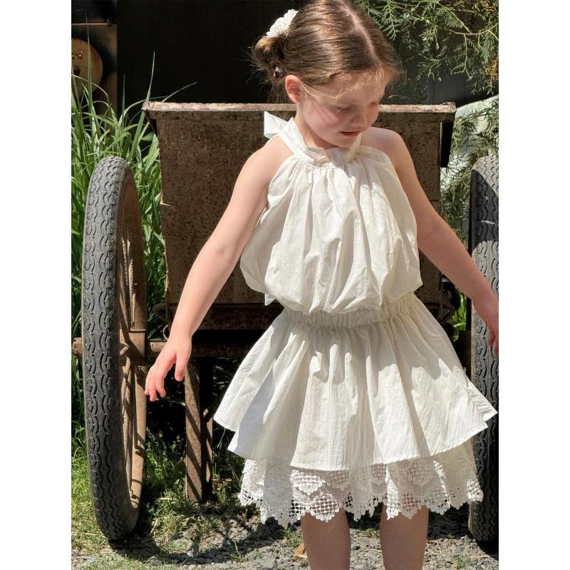 「奶醇花瓣」新款女童裙子白色蕾丝花边无袖背心连衣裙