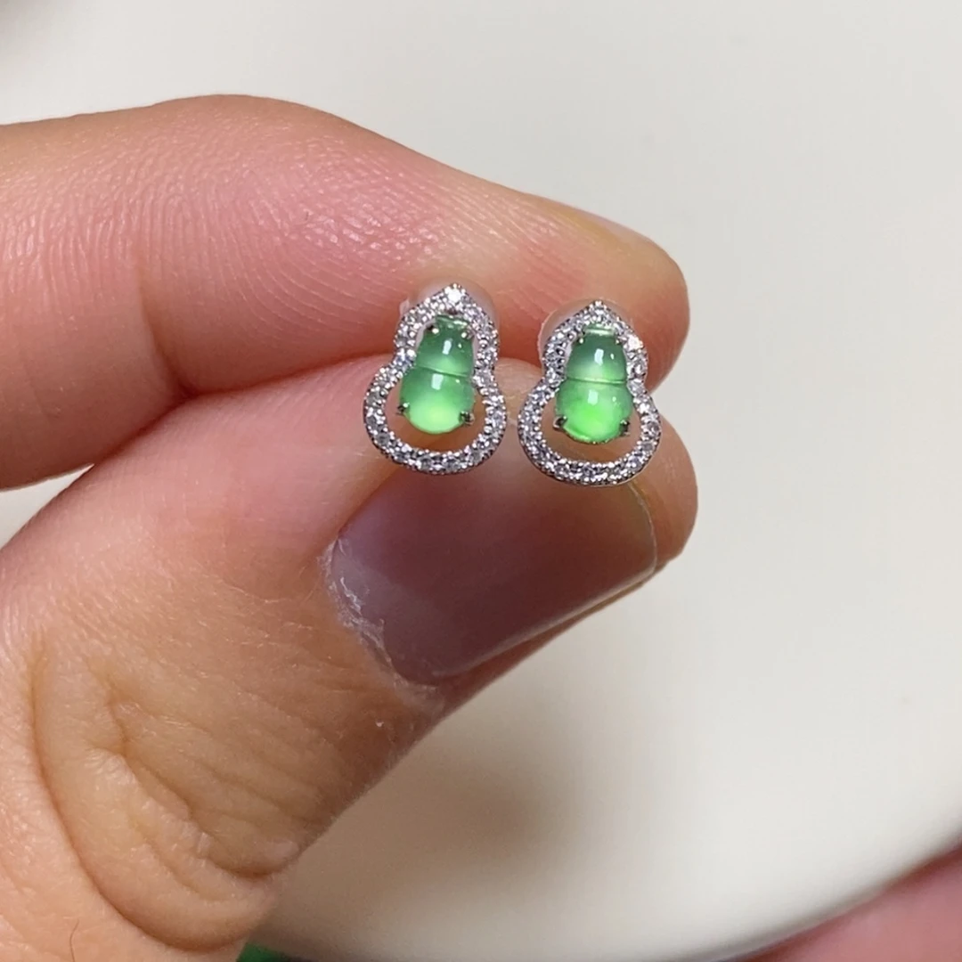 翡翠18K金镶嵌耳钉葫芦耳钉