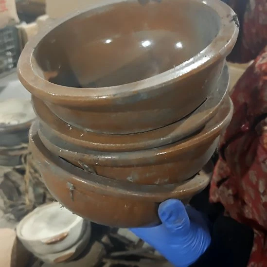 瓷片陶瓷盘子碗啥都有