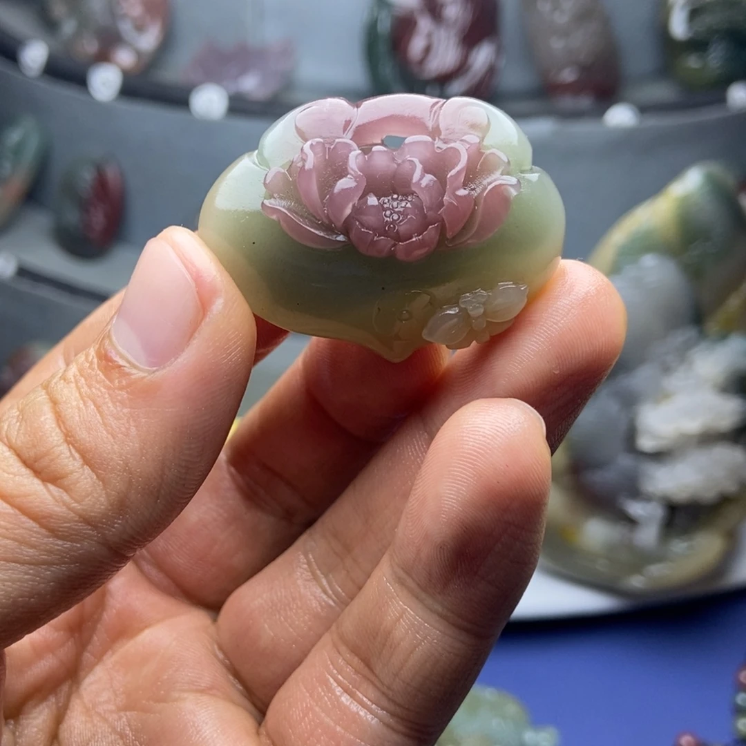 明***。玛瑙/玉髓未镶嵌颈饰